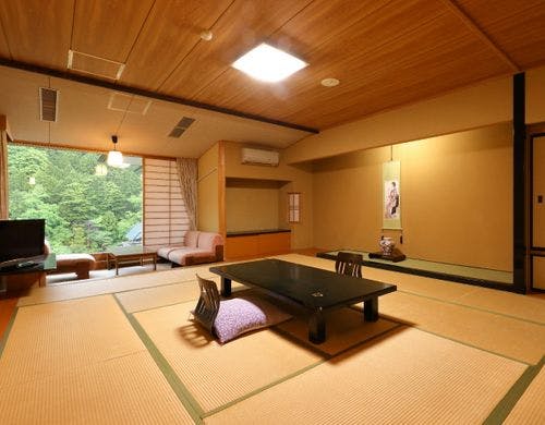 【和室13.5畳】