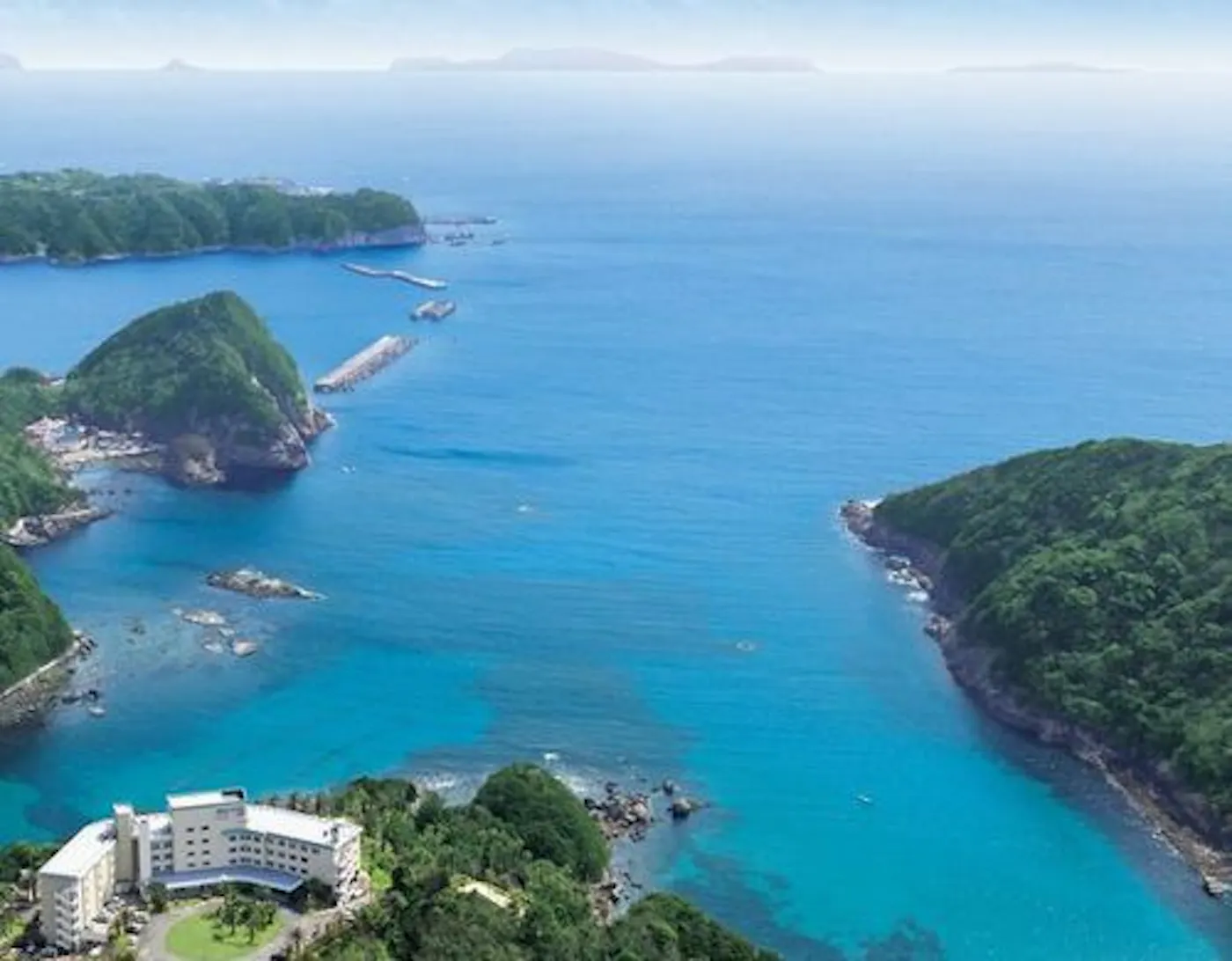 下田東急ホテル：下田の海とホテルの空撮