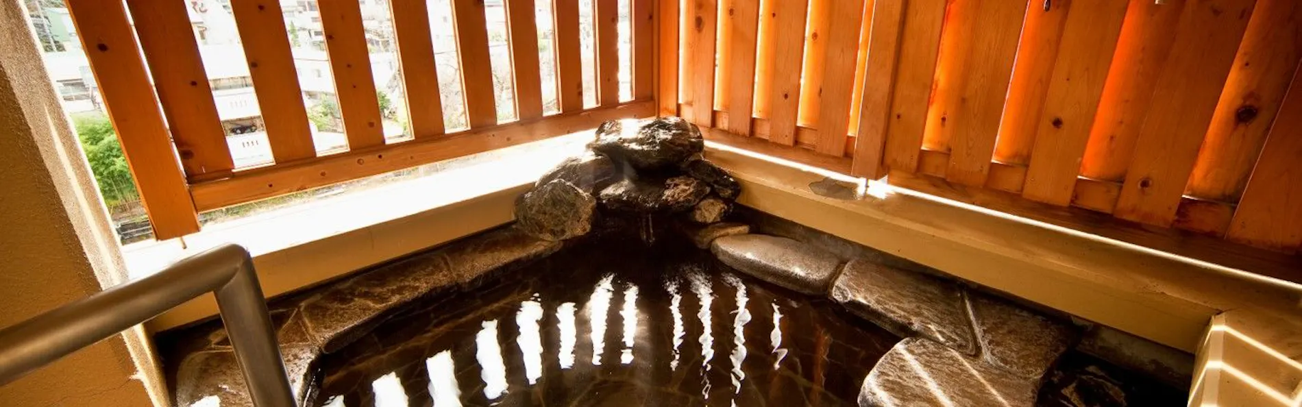 箱根湯本温泉 ホテル河鹿荘