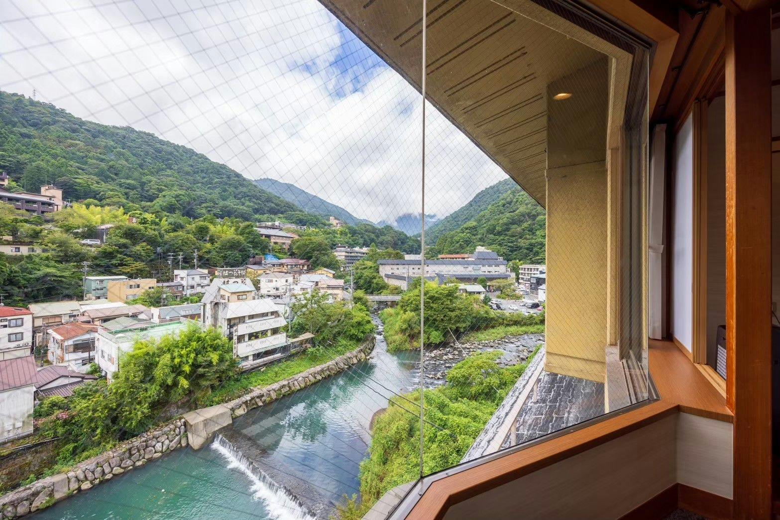 箱根湯本温泉　ホテル河鹿荘