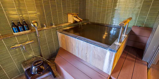 箱根湯本温泉 ホテル河鹿荘