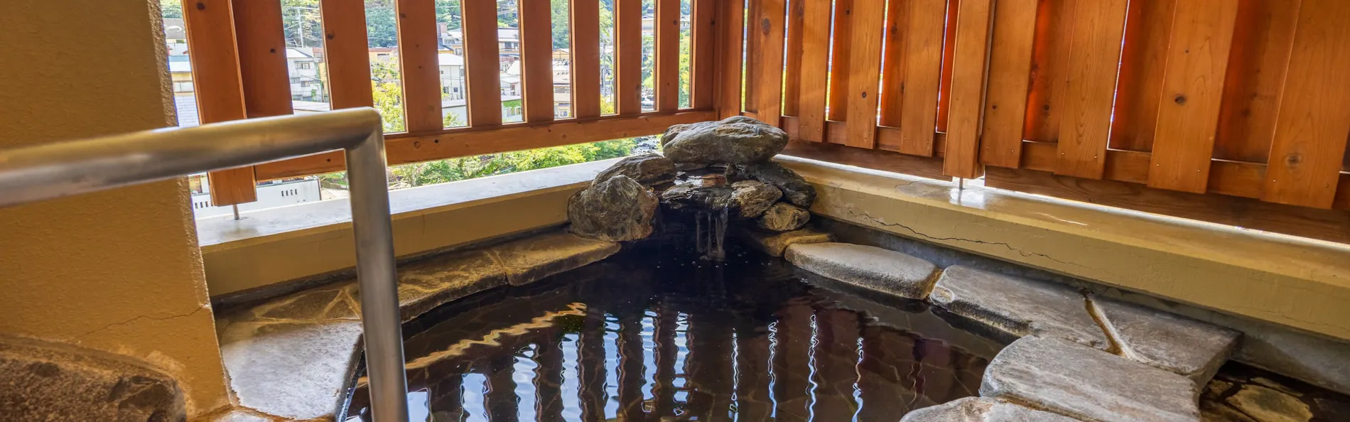箱根湯本温泉 ホテル河鹿荘