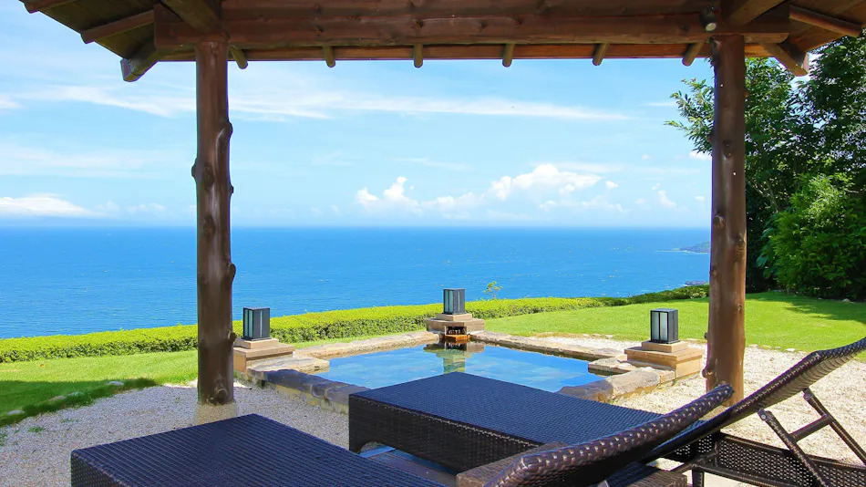 "Tsuki no Usagi: A Secluded Inn with Spectacular Views"