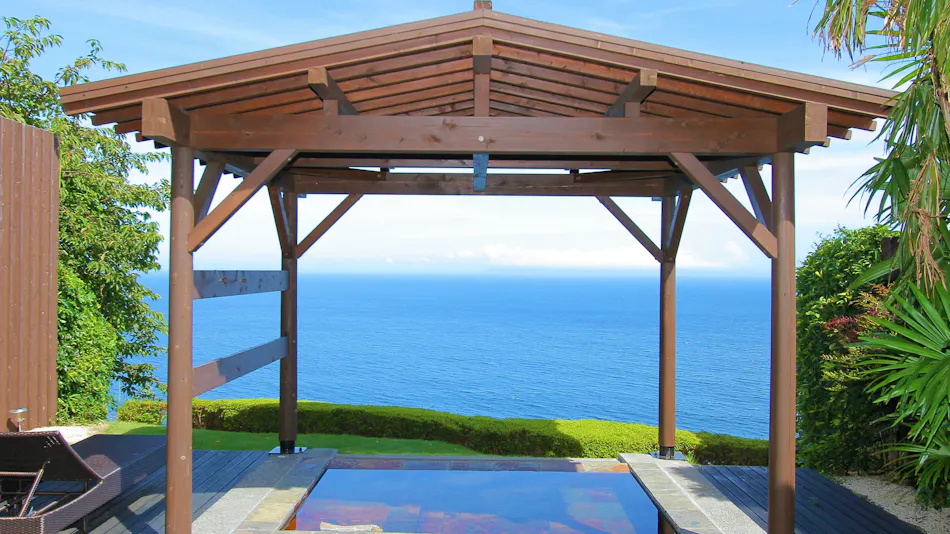 "Tsuki no Usagi: A Secluded Inn with Spectacular Views"