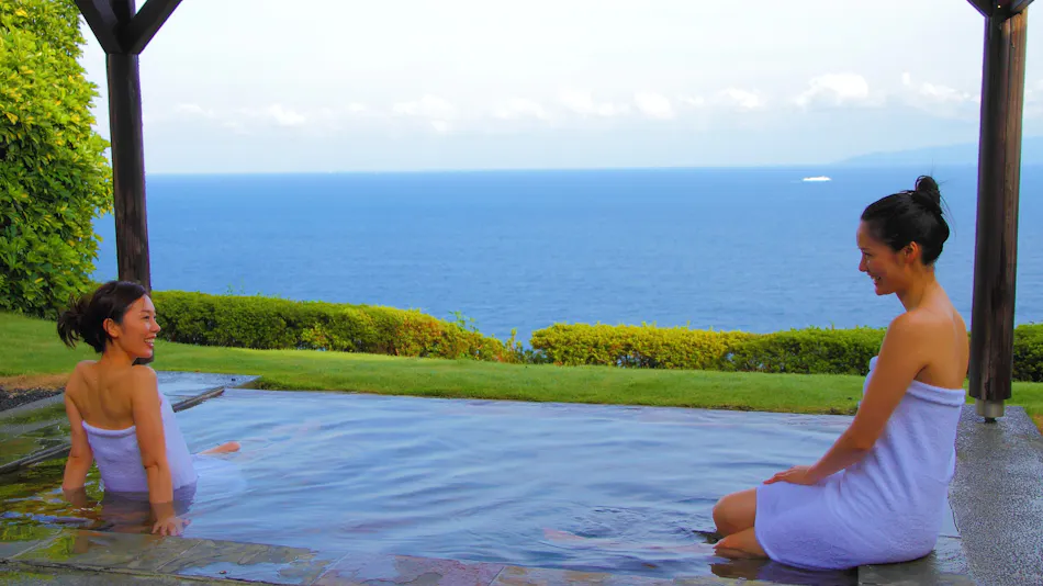 "Tsuki no Usagi: A Secluded Inn with Spectacular Views"