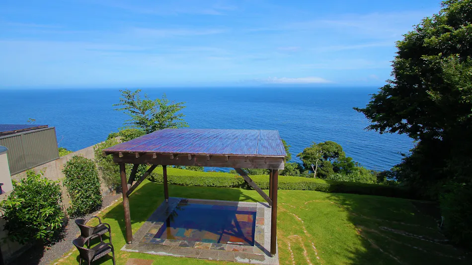 "Tsuki no Usagi: A Secluded Inn with Spectacular Views"