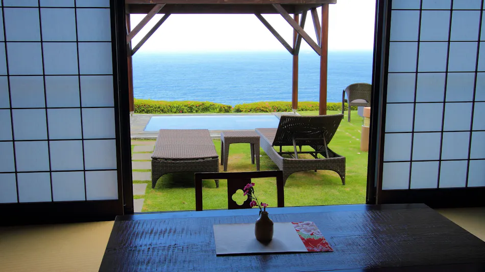 "Tsuki no Usagi: A Secluded Inn with Spectacular Views"