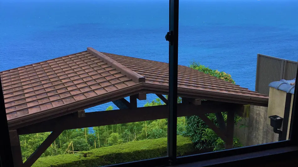 "Tsuki no Usagi: A Secluded Inn with Spectacular Views"