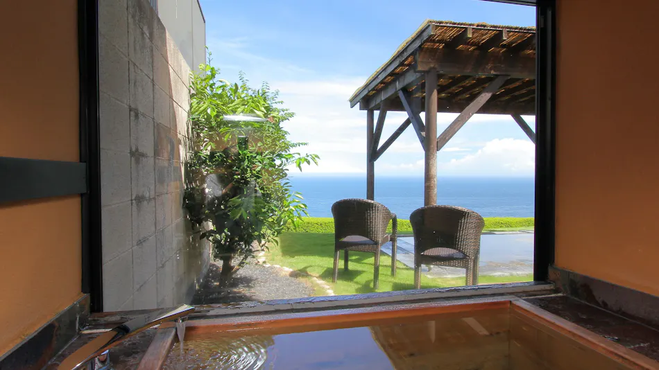 "Tsuki no Usagi: A Secluded Inn with Spectacular Views"