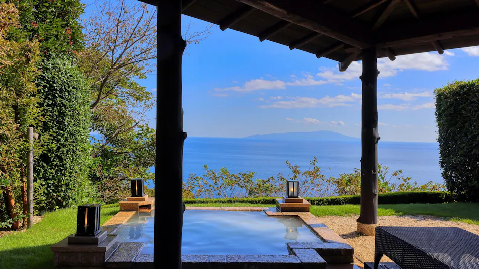 "Tsuki no Usagi: A Secluded Inn with Spectacular Views"