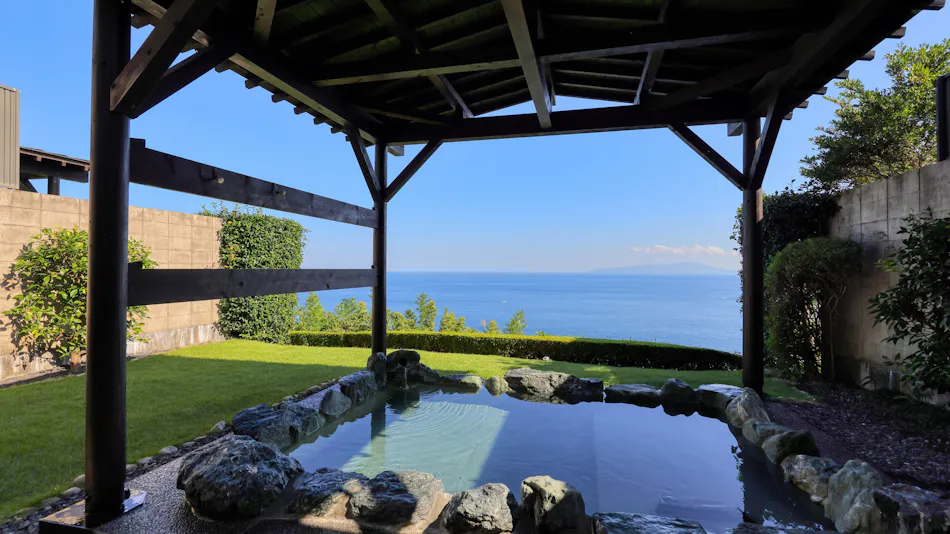"Tsuki no Usagi: A Secluded Inn with Spectacular Views"