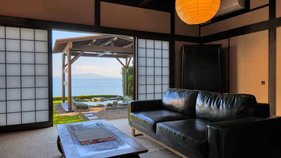 "Tsuki no Usagi: A Secluded Inn with Spectacular Views"