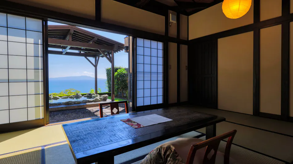 "Tsuki no Usagi: A Secluded Inn with Spectacular Views"