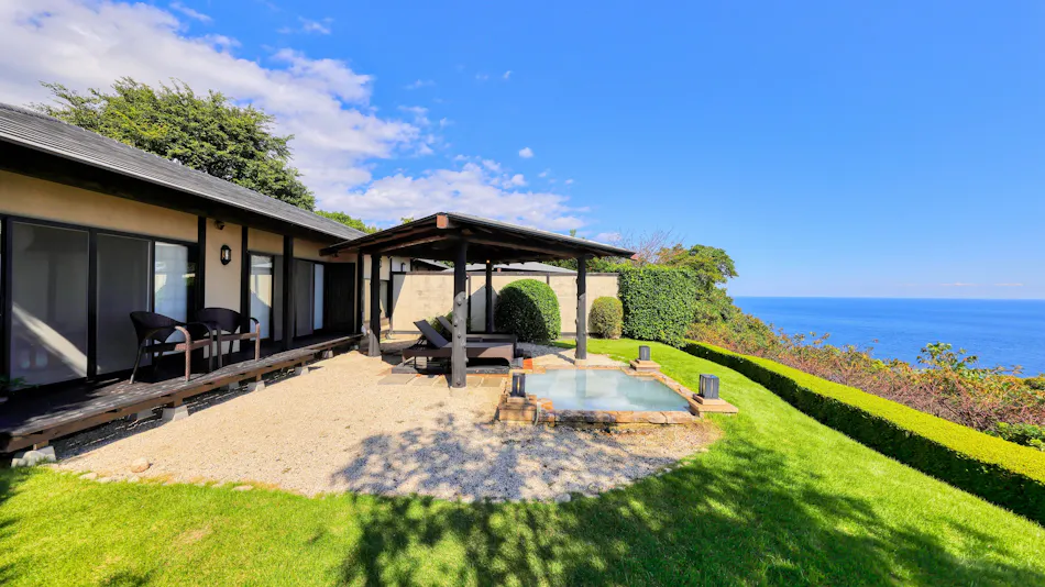 "Tsuki no Usagi: A Secluded Inn with Spectacular Views"