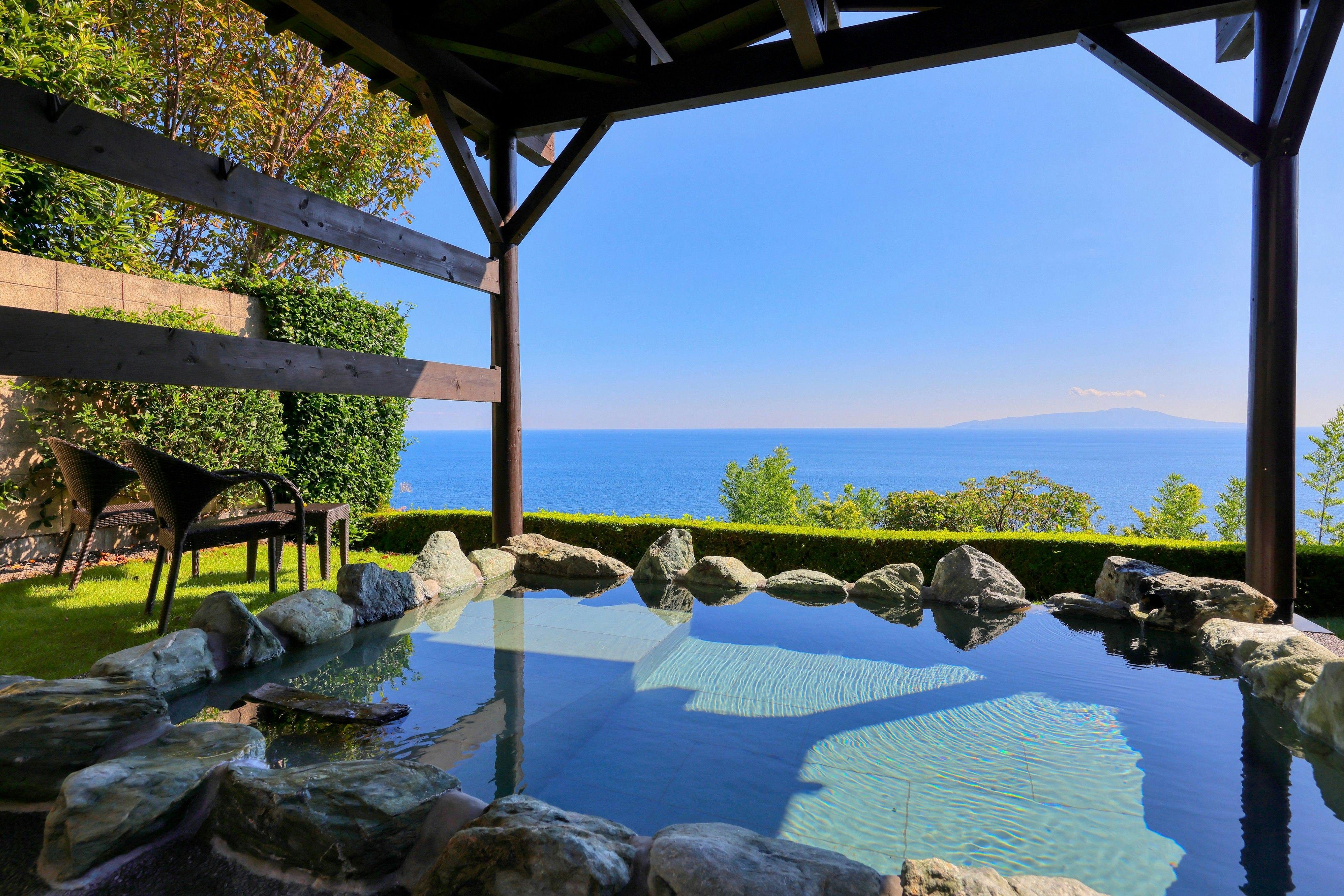 【二階屋和室】月の雫 温泉露天風呂