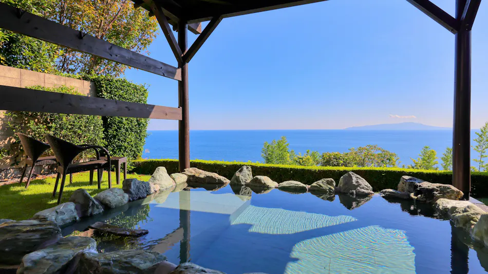 "Tsuki no Usagi: A Secluded Inn with Spectacular Views"