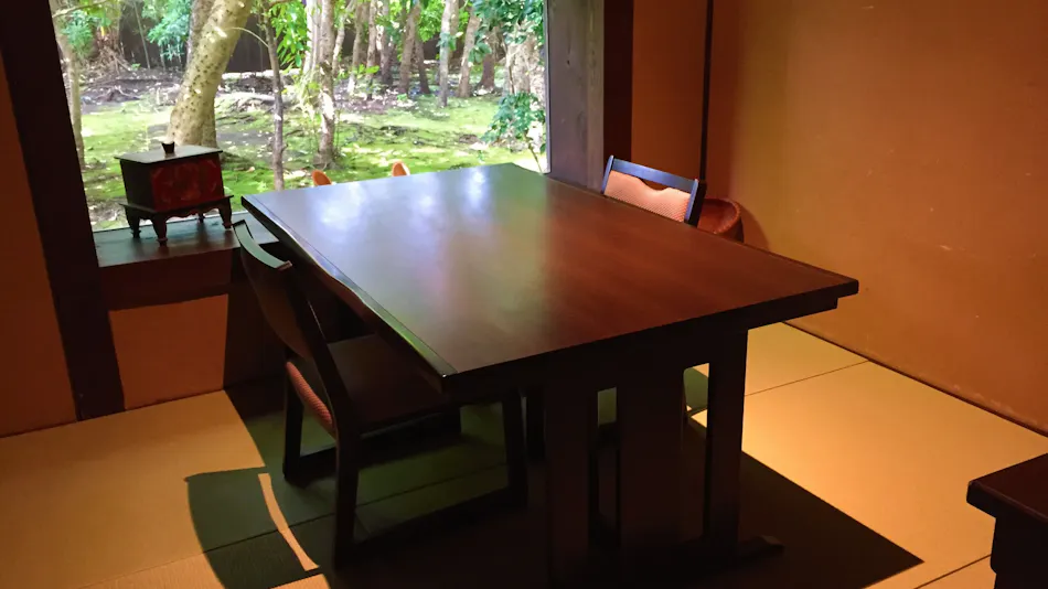 "Tsuki no Usagi: A Secluded Inn with Spectacular Views"