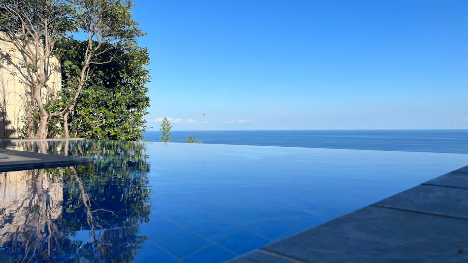 "Tsuki no Usagi: A Secluded Inn with Spectacular Views"