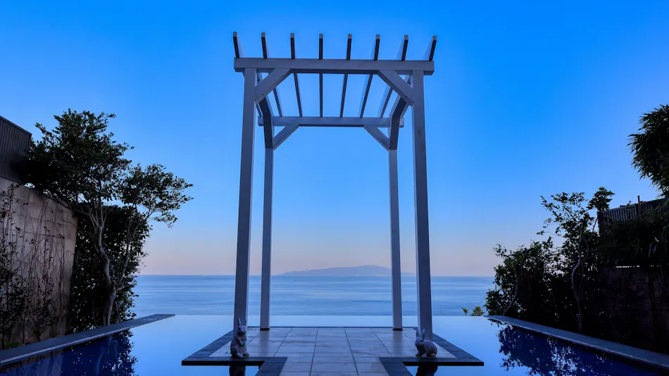 "Tsuki no Usagi: A Secluded Inn with Spectacular Views"
