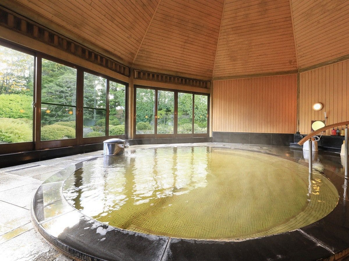 【八角堂】やわらかくしっとりした単純泉