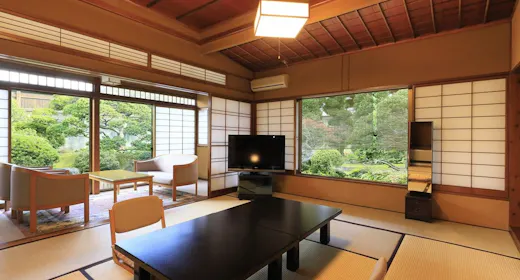 【限定1部屋】のびのびくつろげる離れのお部屋 松の湯自慢の温泉とお庭をひとりじめ