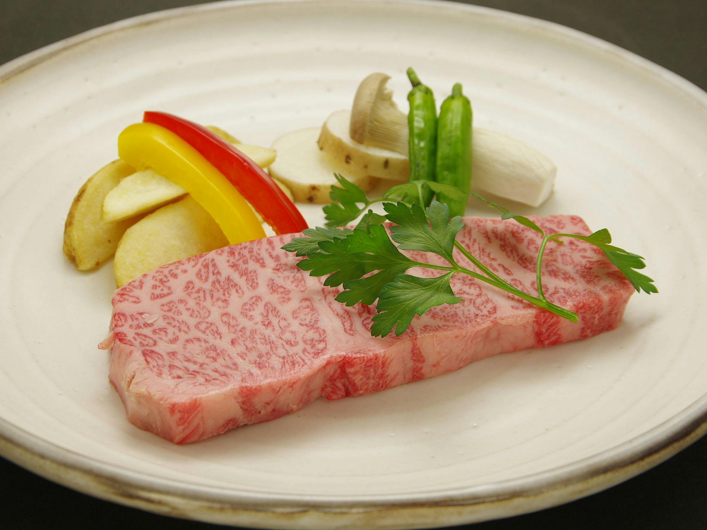 【最上級】メイン料理は山形牛ステーキ（150g）！お風呂付のお部屋でゆったり　冷蔵庫飲み放題！