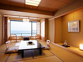 絶景の夕陽に心癒され　庄内の美味を堪能　游水亭いさごや