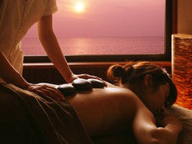 絶景の夕陽に心癒され　庄内の美味を堪能　游水亭いさごや