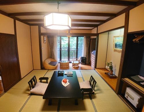 【高野槇の半露天風呂付】和室10畳