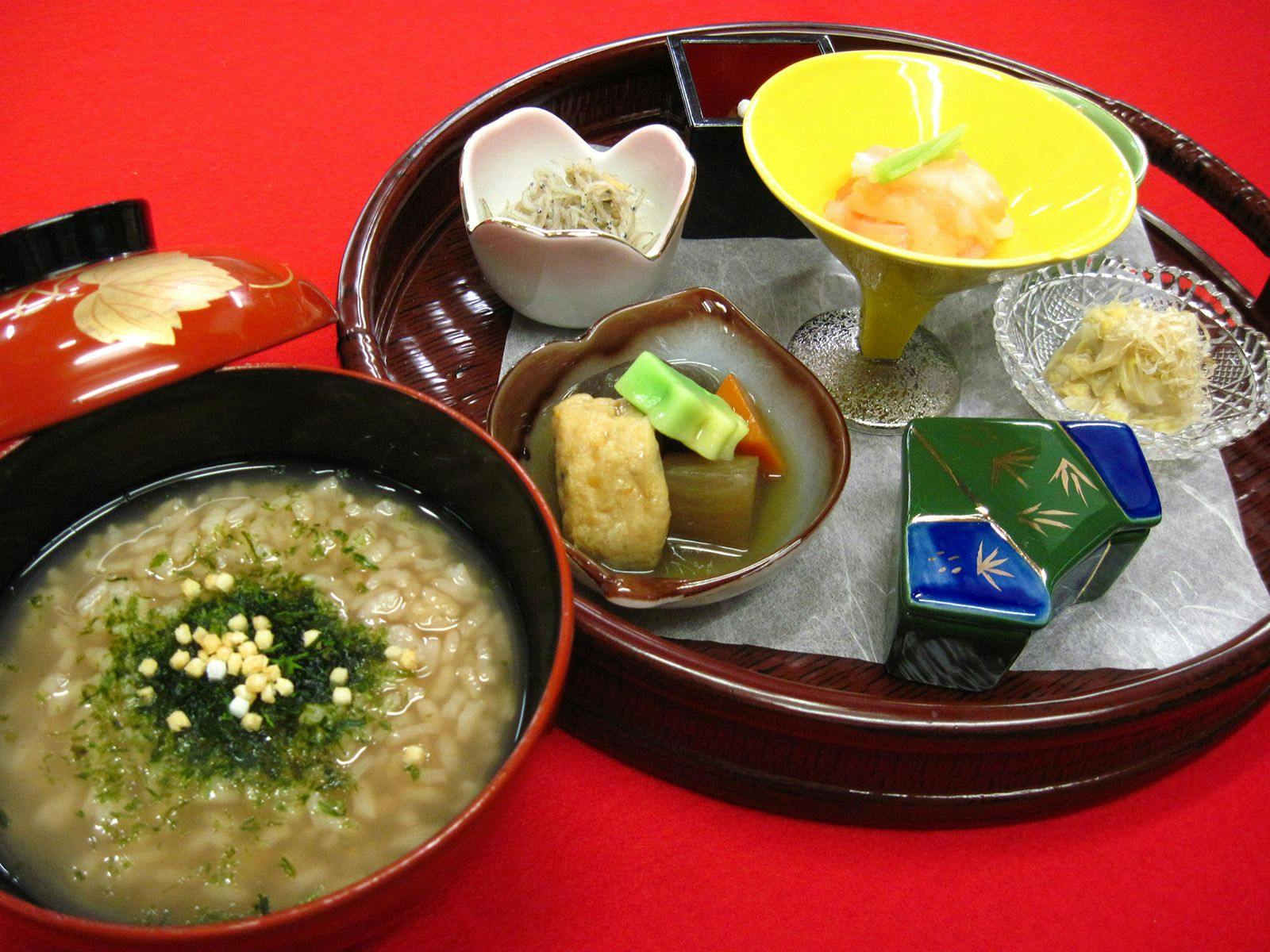 春日ホテル