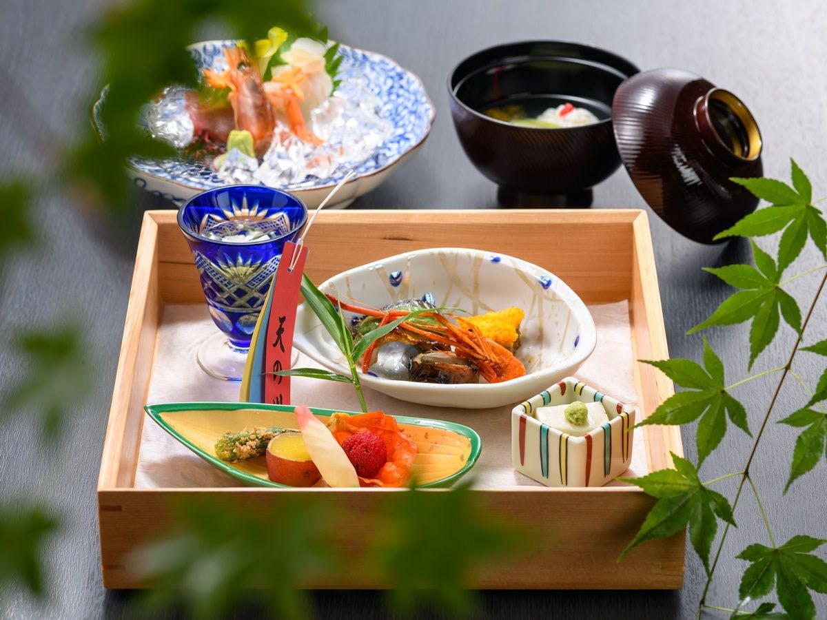 Imej jamuan musim panas 2022