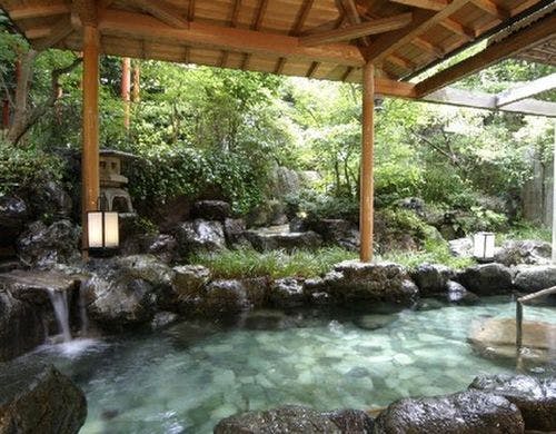 春日ホテル