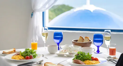 【エーゲ海ブレックファースト】真っ青な海と空を眺めながら素敵な朝食を(朝食付)