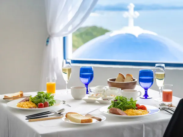 【エーゲ海ブレックファースト】真っ青な海と空を眺めながら素敵な朝食を(朝食付)