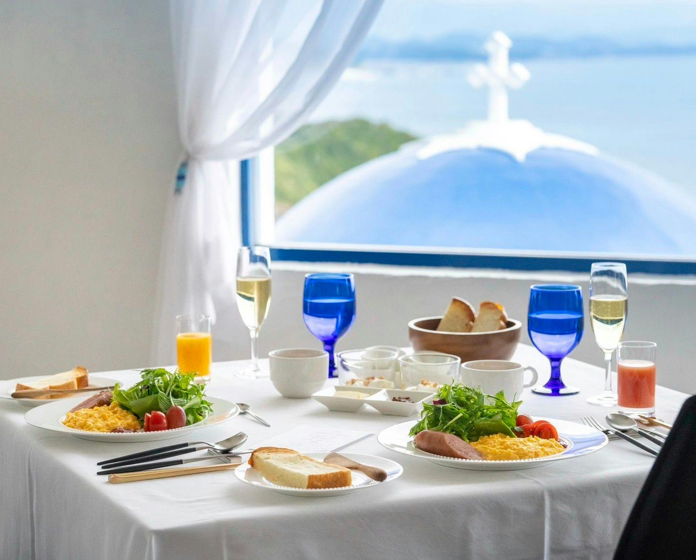 ヴィラ サントリーニ - 【エーゲ海ブレックファースト】真っ青な海と空