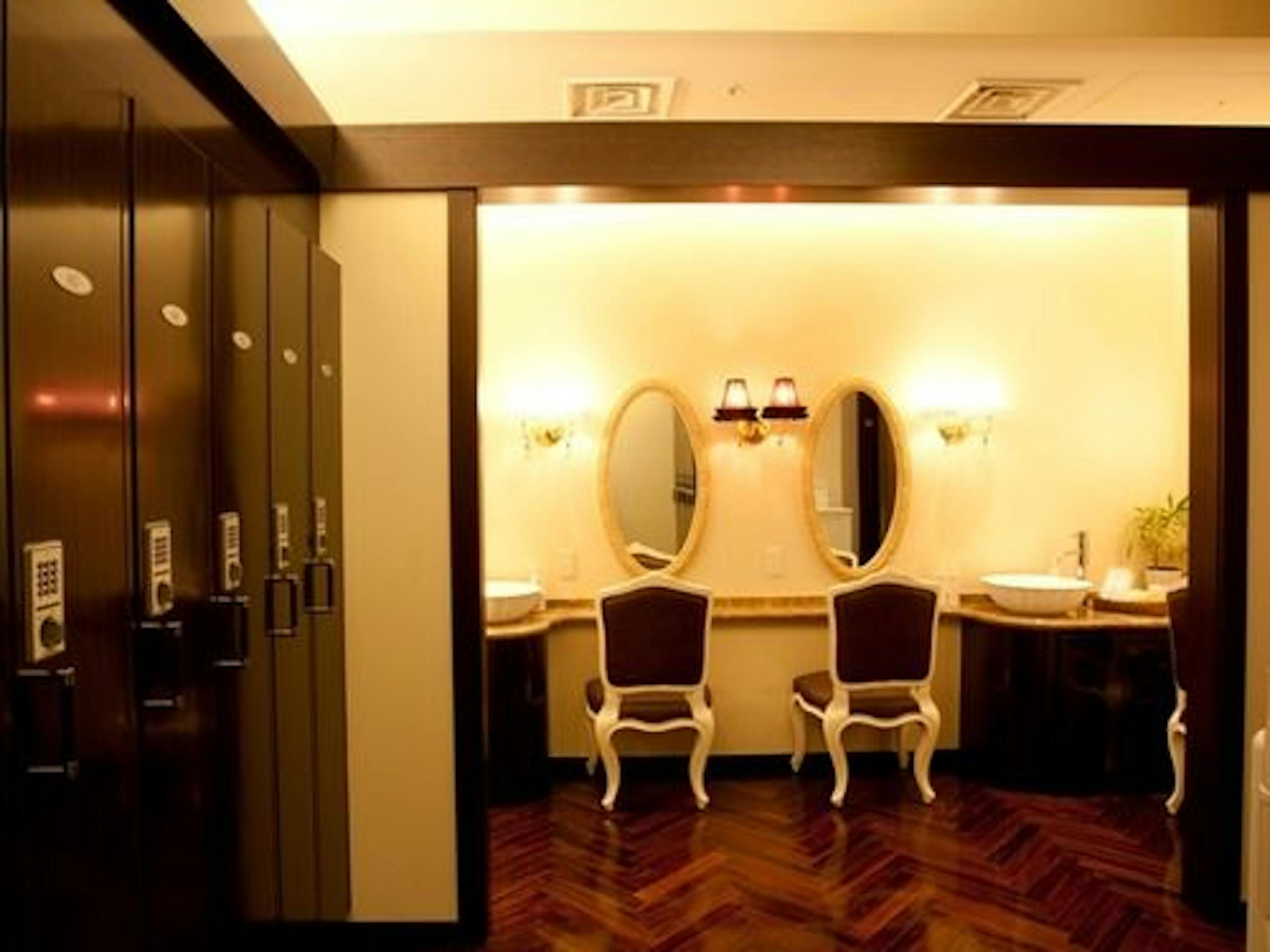 【沖縄かりゆしリゾートEXES恩納】スパ・女性用大浴場の更衣室