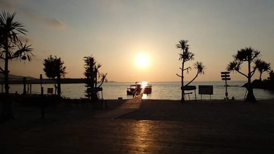 OKINAWA KARIYUSHI RESORT EXES ONNA