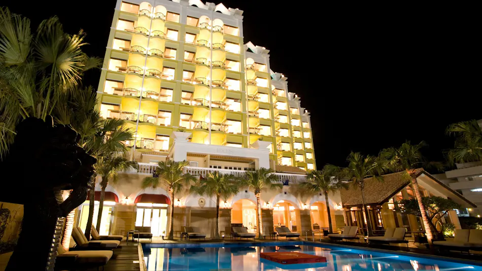 OKINAWA KARIYUSHI RESORT EXES ONNA