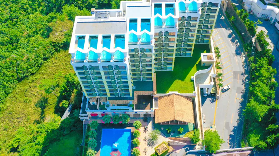 OKINAWA KARIYUSHI RESORT EXES ONNA