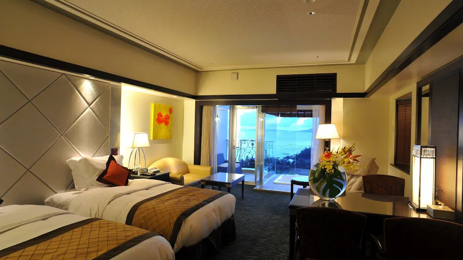 OKINAWA KARIYUSHI RESORT EXES ONNA
