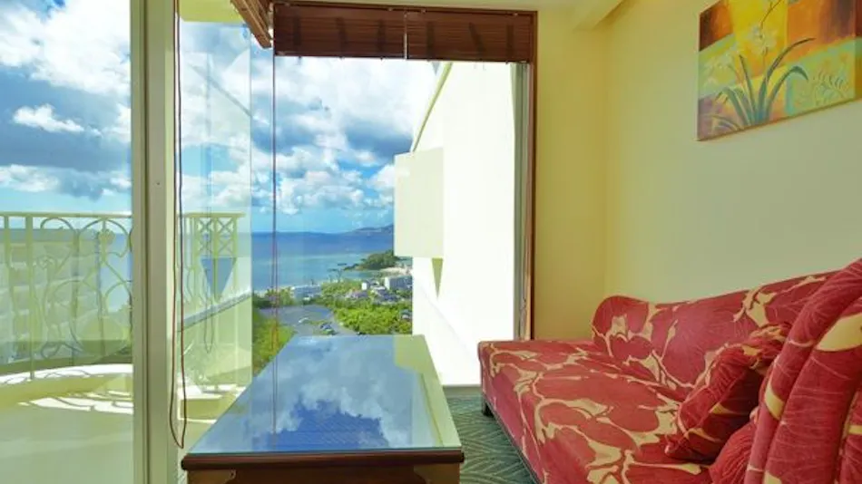OKINAWA KARIYUSHI RESORT EXES ONNA