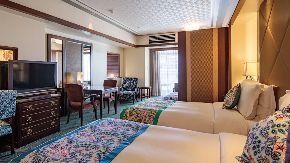 OKINAWA KARIYUSHI RESORT EXES ONNA