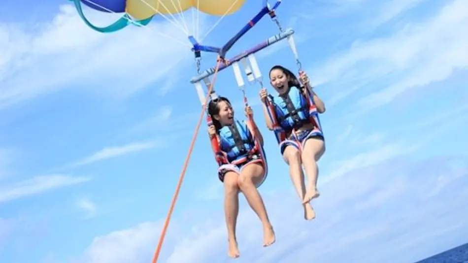 OKINAWA KARIYUSHI RESORT EXES ONNA