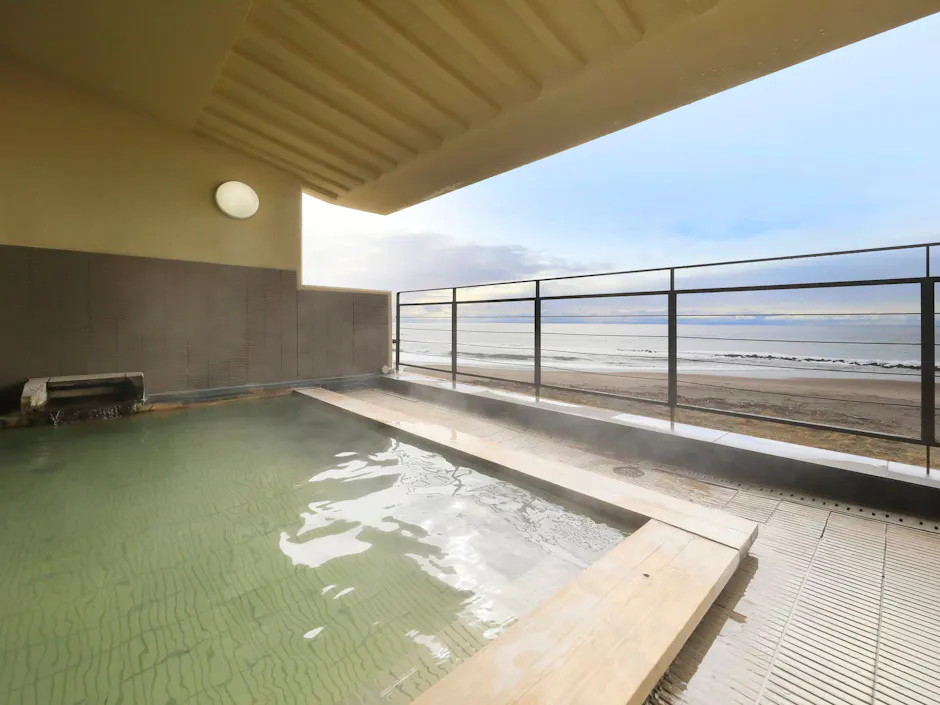 割烹旅館 若松 男性用大浴場～月の湯～ 露天風呂
