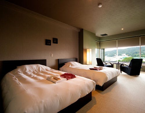 【コーナーツインルーム】シモンズベッド