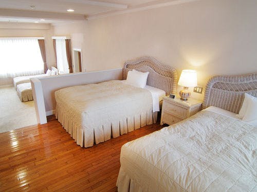 *イーストヒル・ファミリーホテル