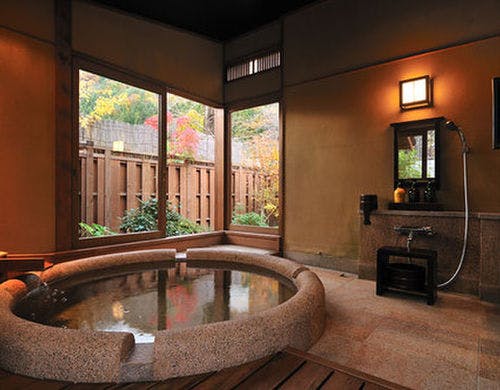 「さくら」の半露天風呂