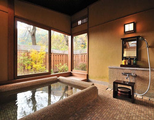 夕涼みは「はなもも」のウッドデッキで