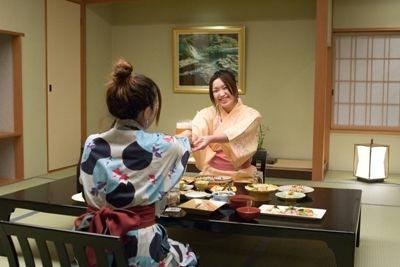 【美容と美食のレディースプラン】美味しい四季替わり会席と大人気のふかし湯で湯めぐり