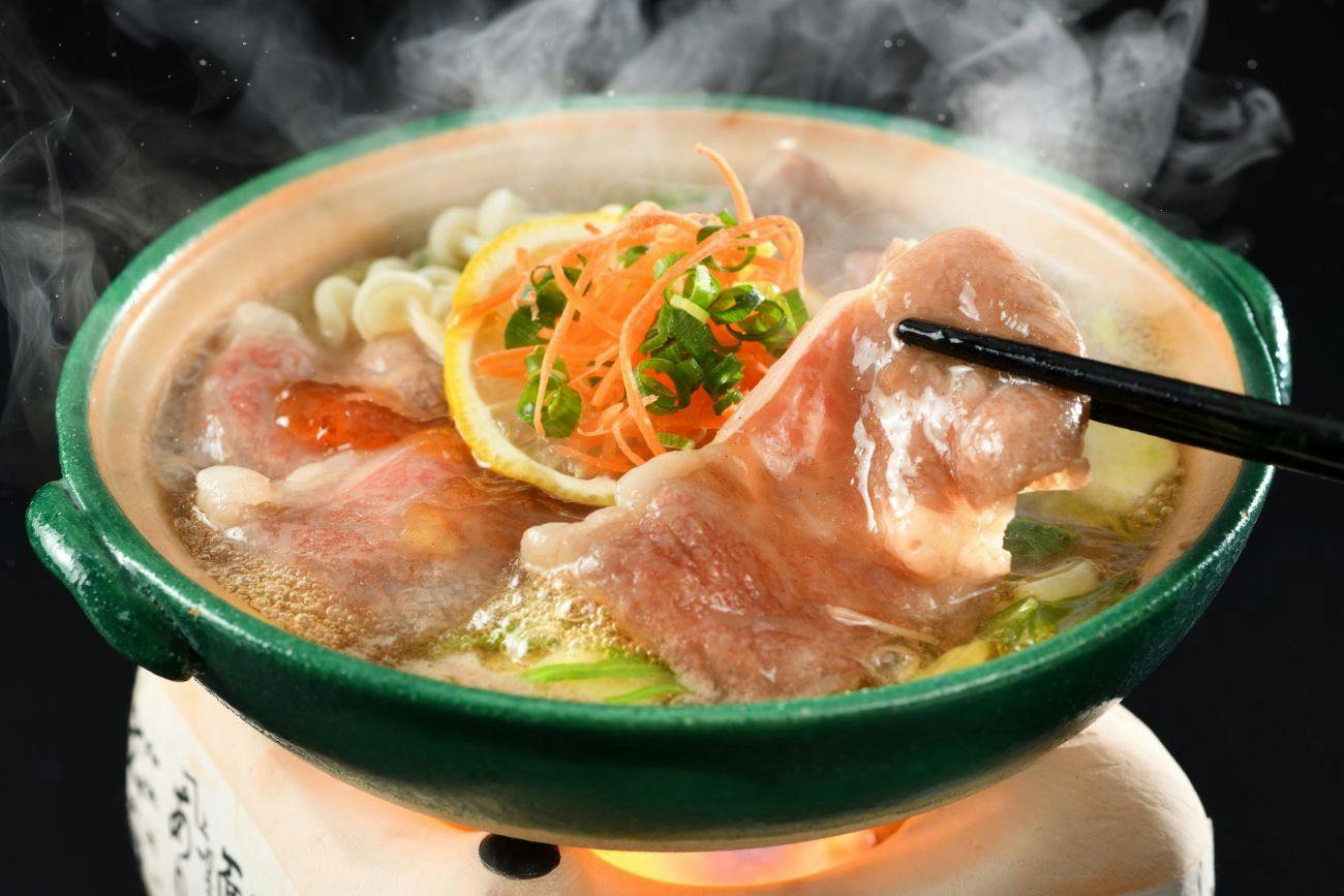 【会場食】冬の味覚ふぐ刺し・山形牛の柑橘鍋【冬の会席・雅の膳】